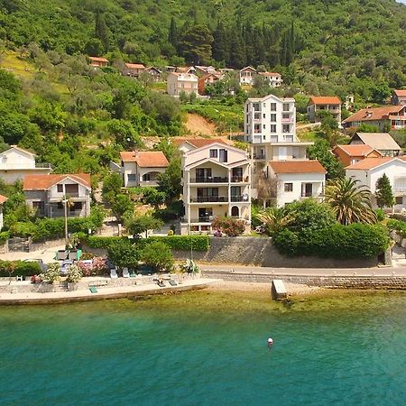 Apartments Maxhit Tivat Luaran gambar