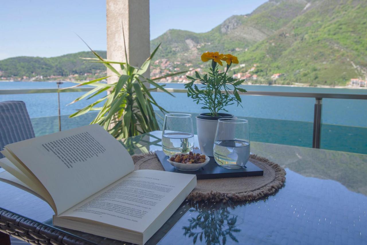 Apartments Maxhit Tivat Luaran gambar