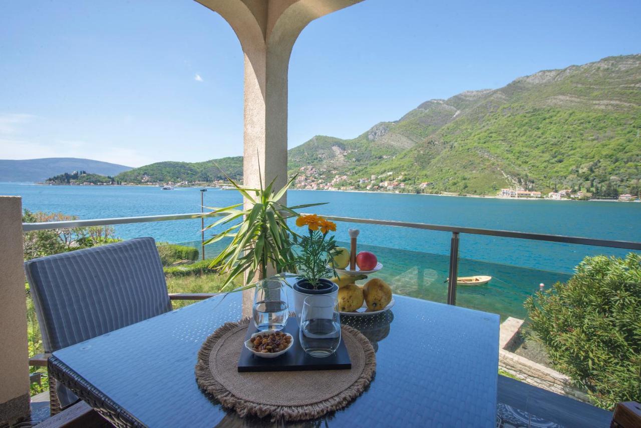 Apartments Maxhit Tivat Luaran gambar