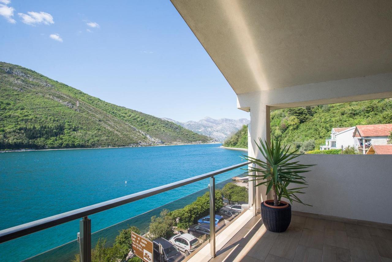 Apartments Maxhit Tivat Luaran gambar
