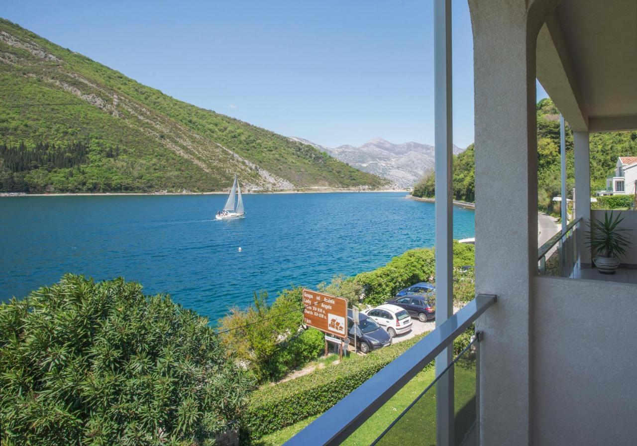 Apartments Maxhit Tivat Luaran gambar