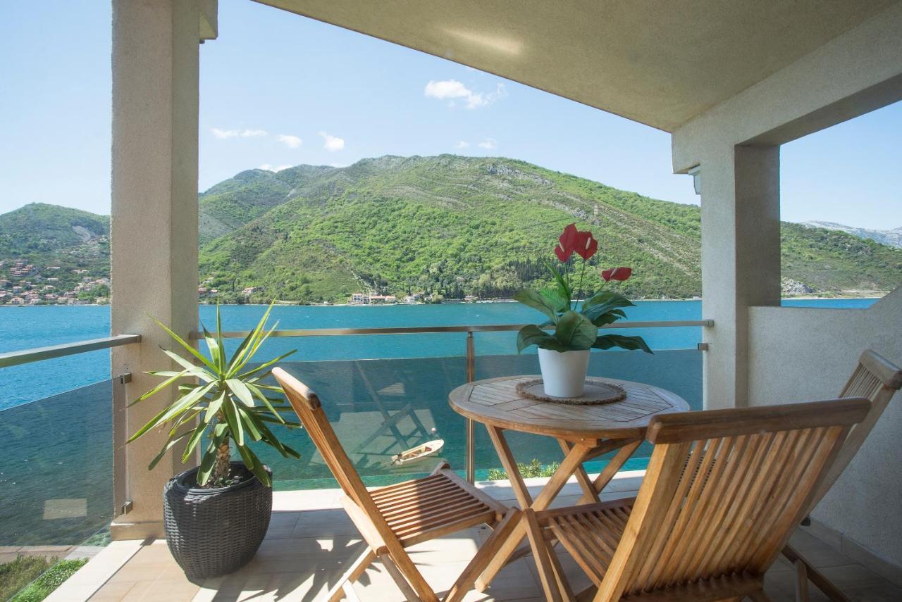 Apartments Maxhit Tivat Luaran gambar