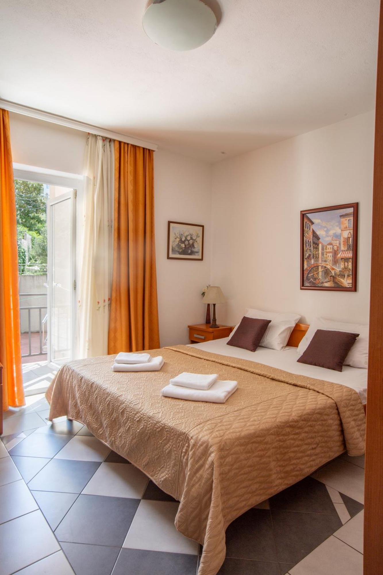 Apartments Maxhit Tivat Luaran gambar