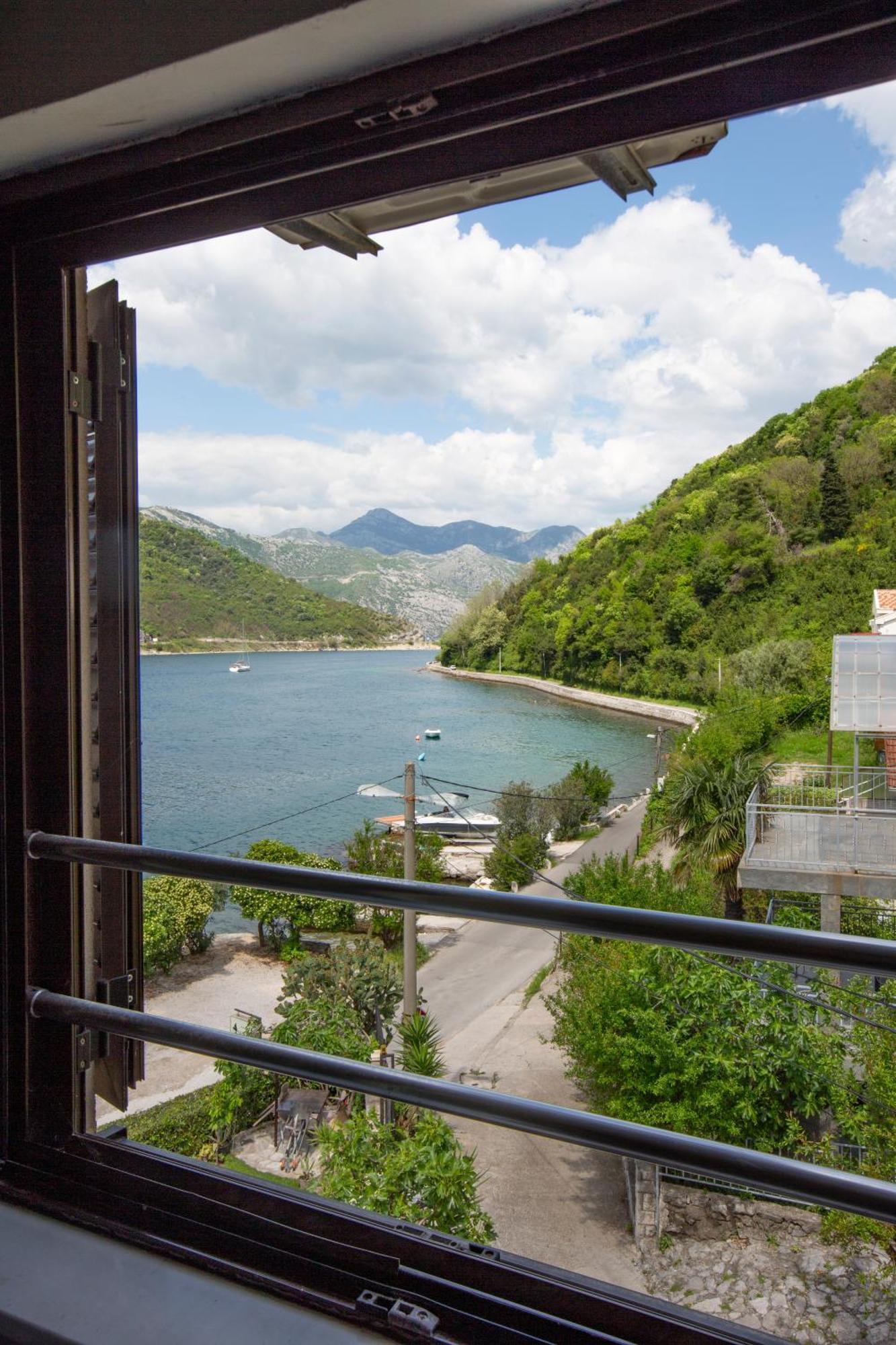 Apartments Maxhit Tivat Luaran gambar