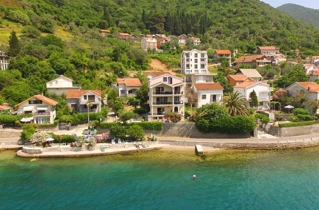 Apartments Maxhit Tivat Luaran gambar